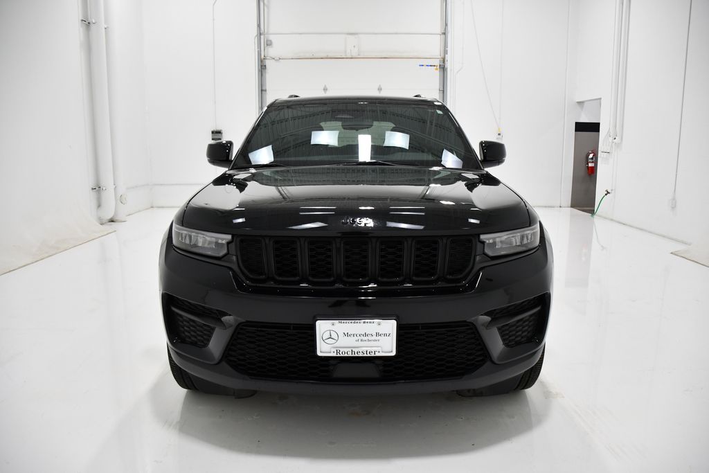 Used 2024 Jeep Grand Cherokee Altitude with VIN 1C4RJHAG4RC248939 for sale in Rochester, Minnesota