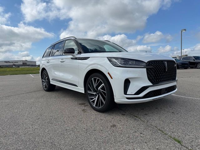 Used 2025 Lincoln Aviator Black Label with VIN 5LM5J9XC8SGL01464 for sale in Rochester, Minnesota