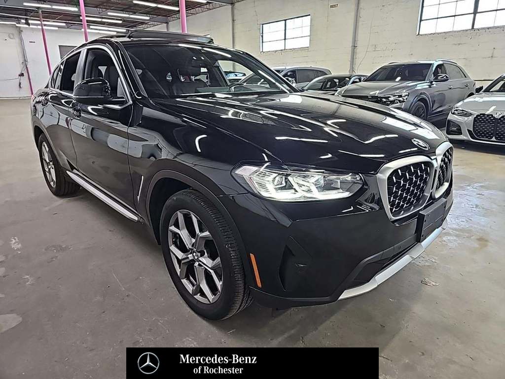 2023 BMW X4 30i's photo