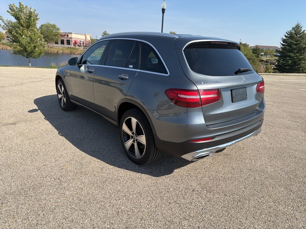 2019 Mercedes Benz GLC 4MATIC photo 3
