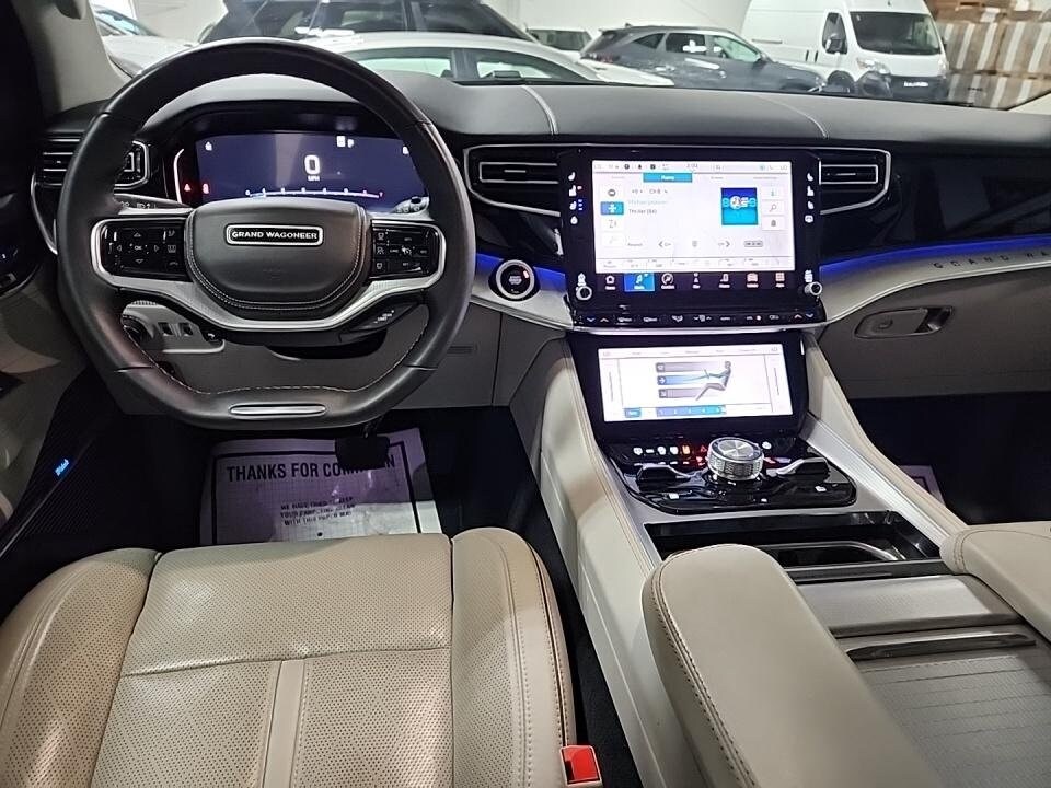 2023 Jeep Grand Wagoneer II photo 2