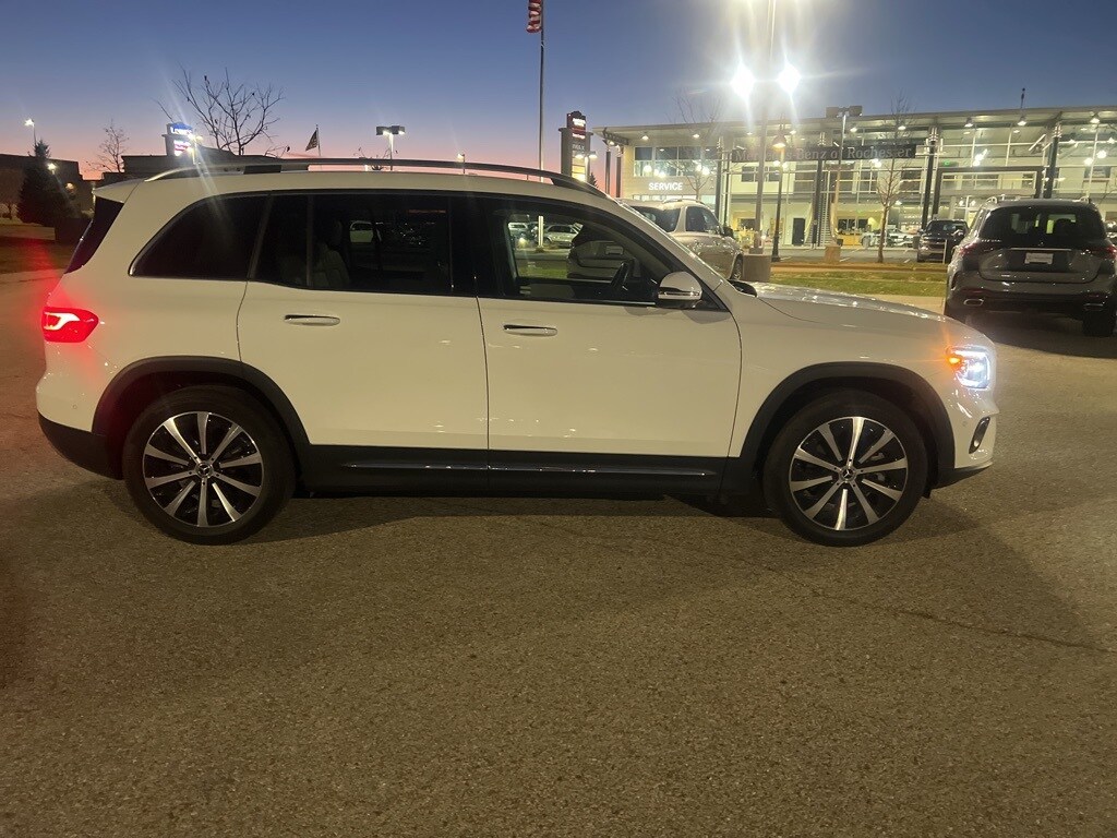 2022 Mercedes Benz GLB 250 4MATIC photo 4