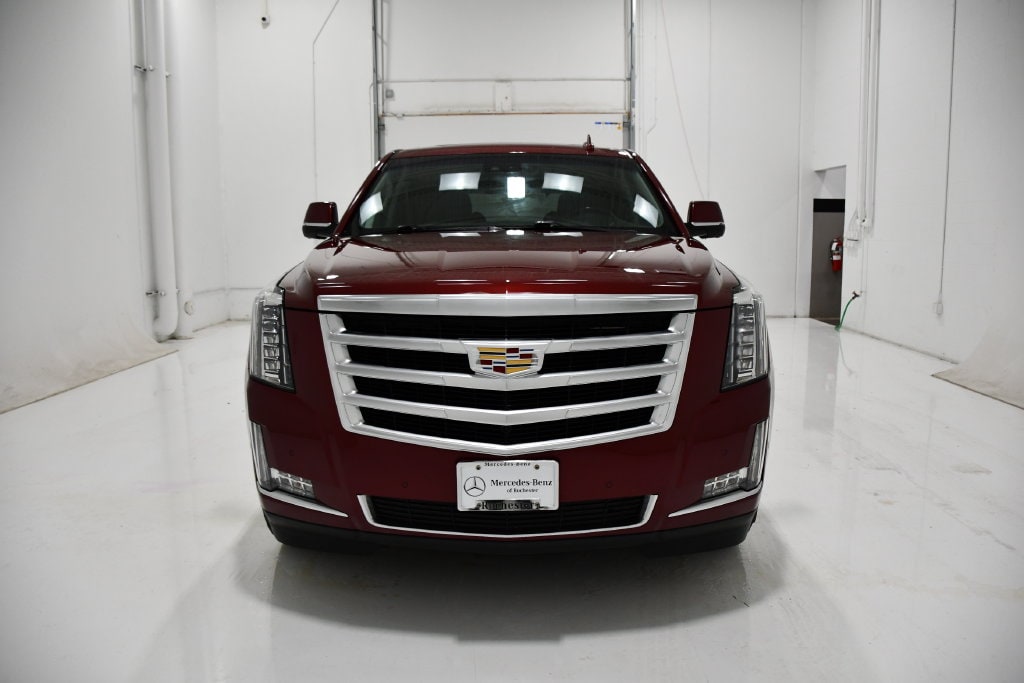 Used 2019 Cadillac Escalade Luxury with VIN 1GYS4BKJXKR123747 for sale in Rochester, Minnesota