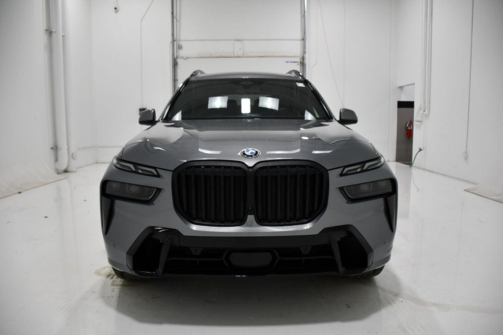 Used 2024 BMW X7 40i with VIN 5UX23EM01R9U49606 for sale in Rochester, Minnesota