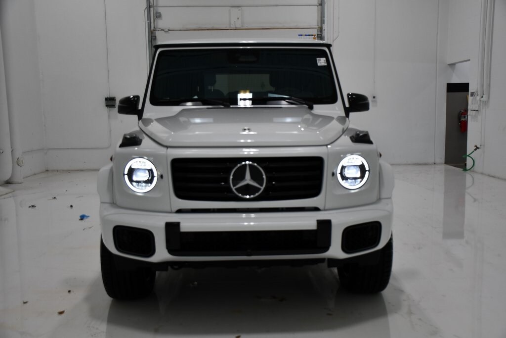 2025 Mercedes Benz G photo 2