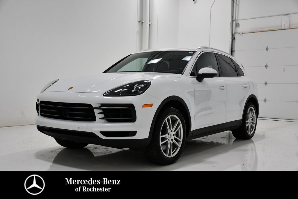 2023 Porsche Cayenne Platinum Edition's photo