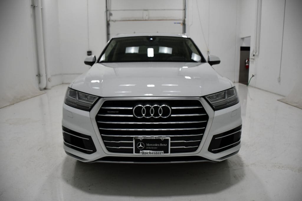 Used 2018 Audi Q7 Prestige with VIN WA1VAAF7XJD035596 for sale in Rochester, Minnesota