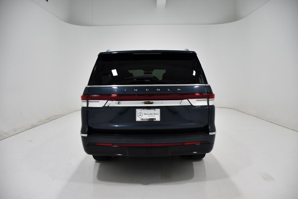 2022 Lincoln Navigator Reserve L photo 2