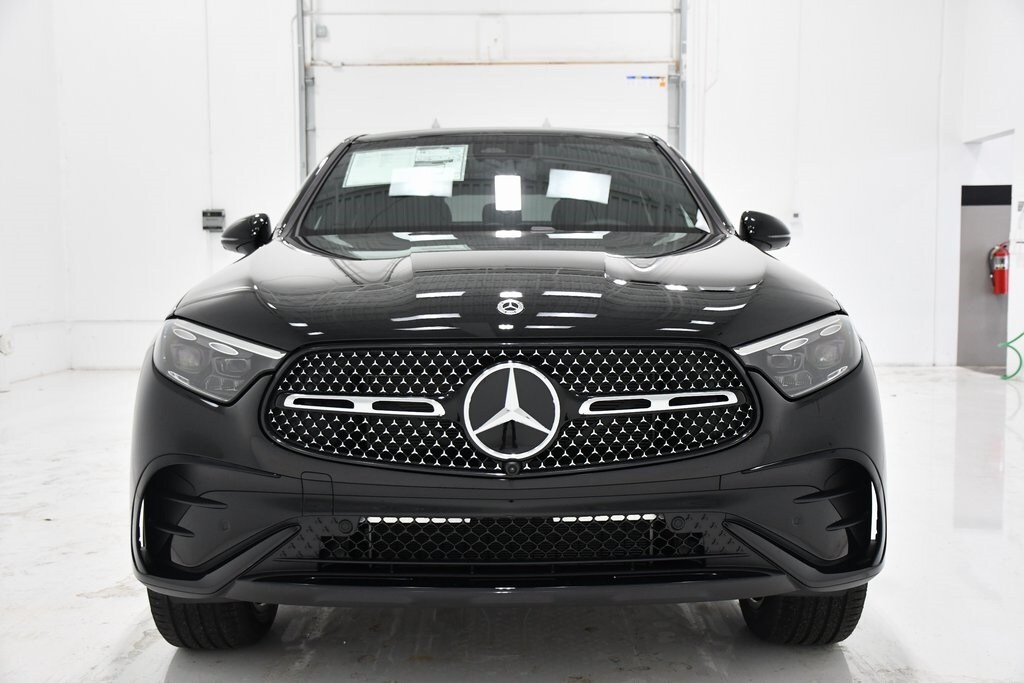 2025 Mercedes Benz GLC 300 4MATIC photo 2