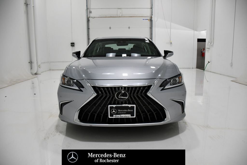 2023 Lexus ES 350's photo