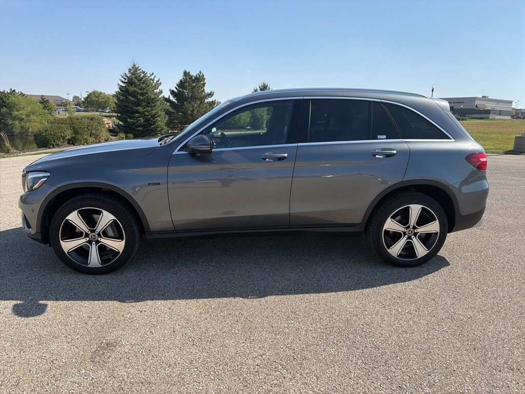 2019 Mercedes Benz GLC 4MATIC photo 2