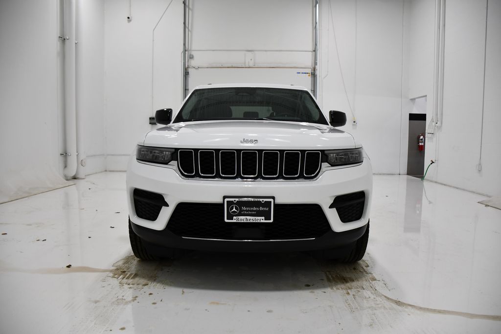 Used 2022 Jeep Grand Cherokee Laredo with VIN 1C4RJHAG1N8592953 for sale in Rochester, Minnesota