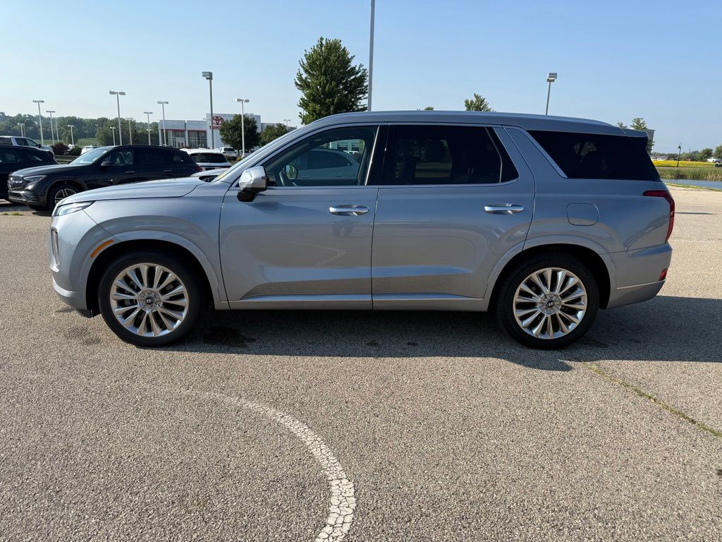Used 2020 Hyundai Palisade Limited with VIN KM8R5DHE9LU102020 for sale in Rochester, Minnesota