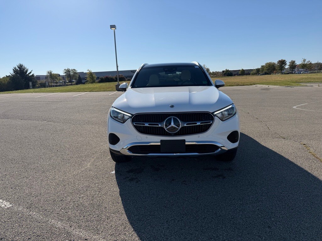 2025 Mercedes Benz GLC 350e 4MATIC photo 2