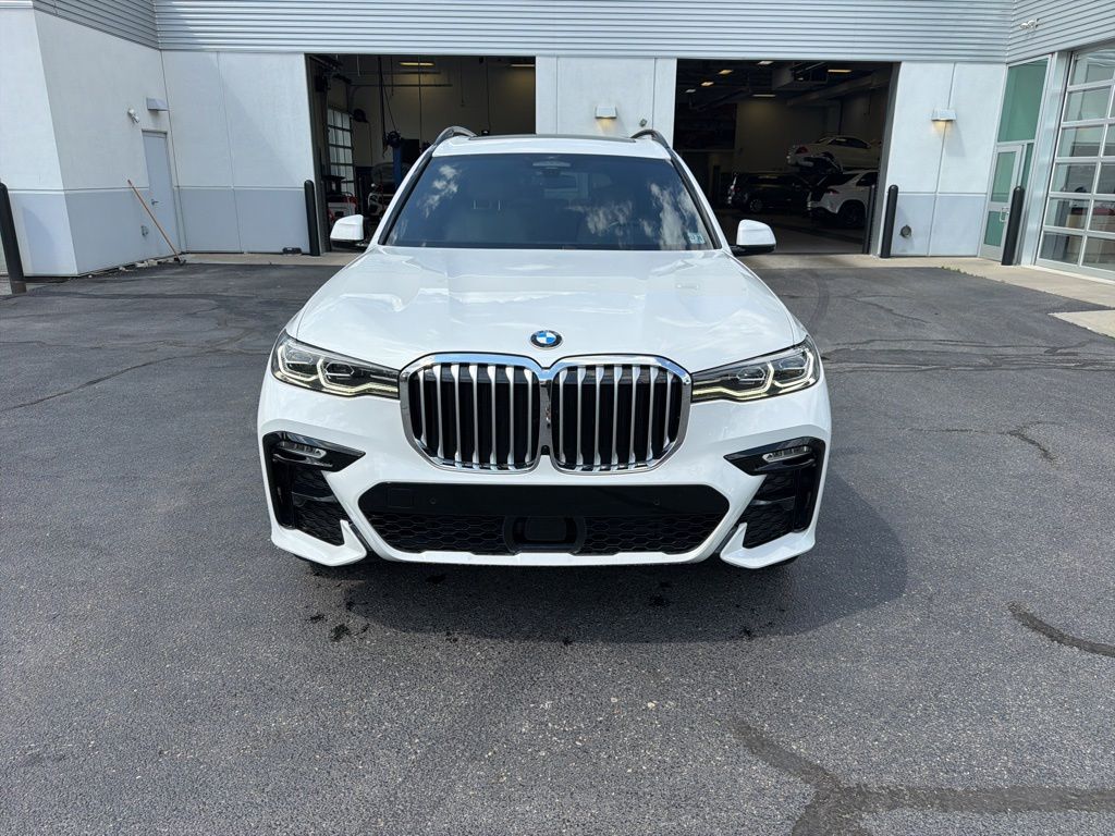 Used 2022 BMW X7 40i with VIN 5UXCW2C02N9K63756 for sale in Rochester, Minnesota
