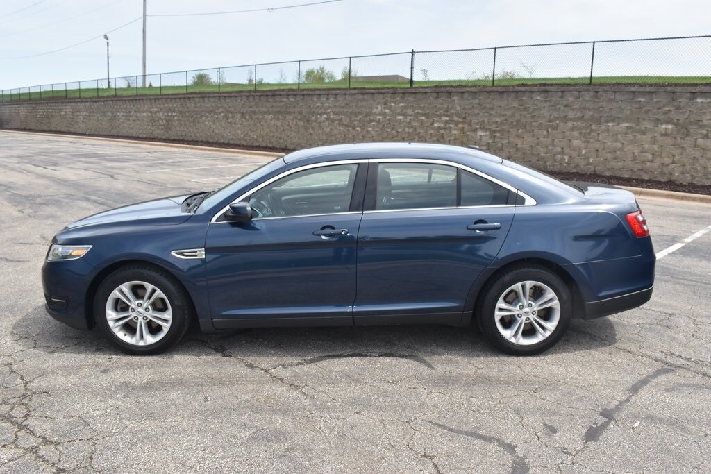 Used 2016 Ford Taurus SEL with VIN 1FAHP2E81GG134144 for sale in Rochester, Minnesota