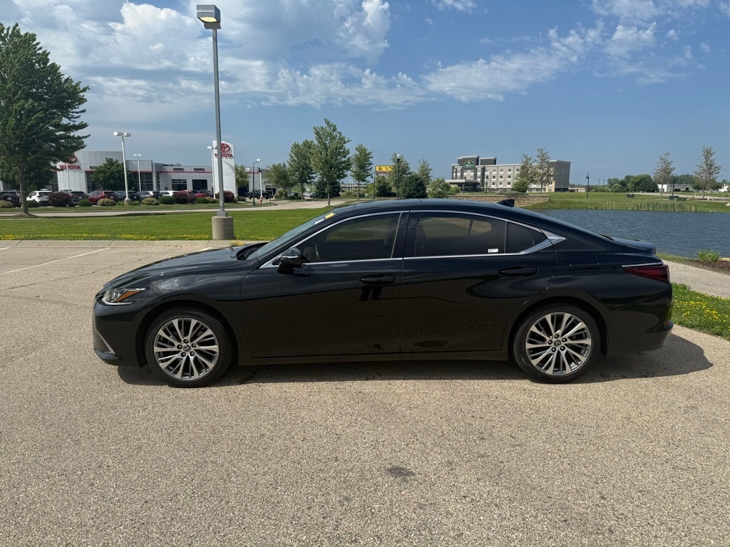 Used 2020 Lexus ES 350 with VIN 58ADZ1B13LU057779 for sale in Rochester, Minnesota