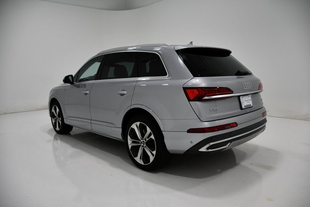 2022 Audi Q7 55 Premium photo 3