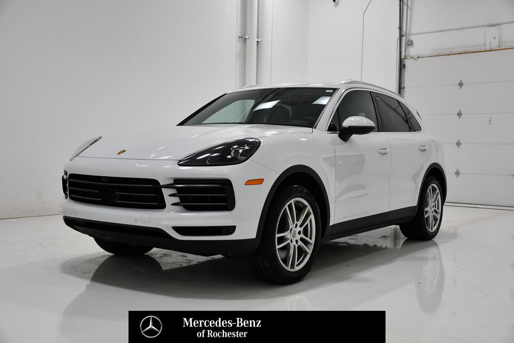 2023 Porsche Cayenne Platinum Edition's photo