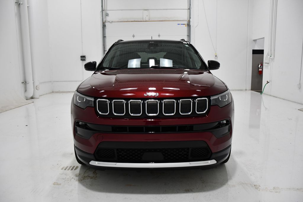 Used 2022 Jeep Compass Limited with VIN 3C4NJDCB2NT211590 for sale in Rochester, Minnesota