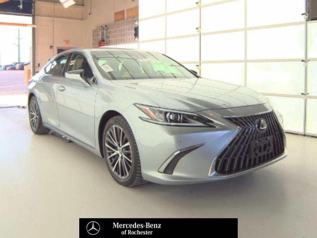 2023 Lexus ES 350's photo