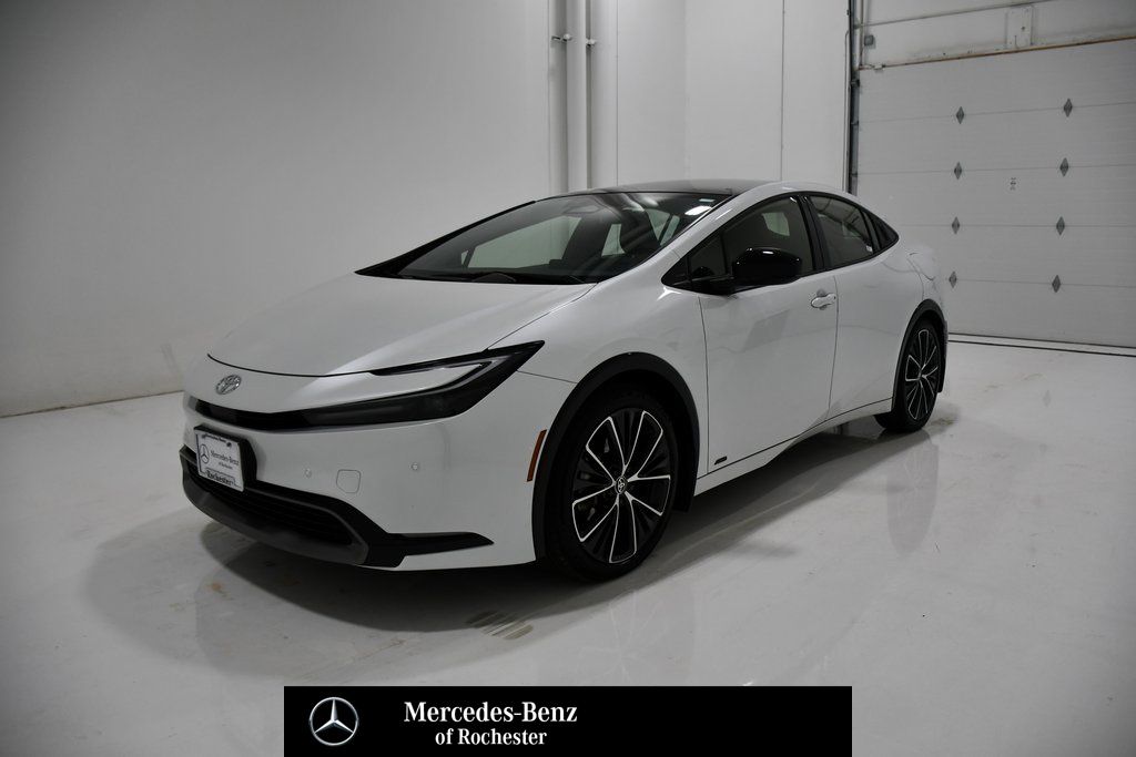 2024 Toyota Prius XLE's photo