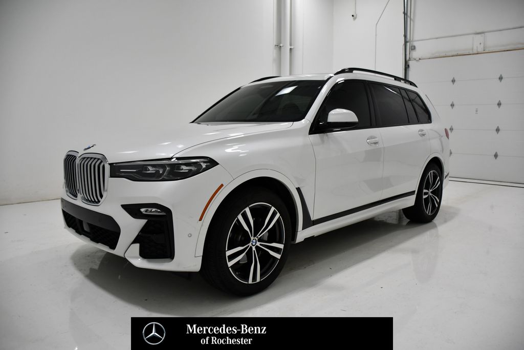 2022 BMW X7 xDrive40i's photo