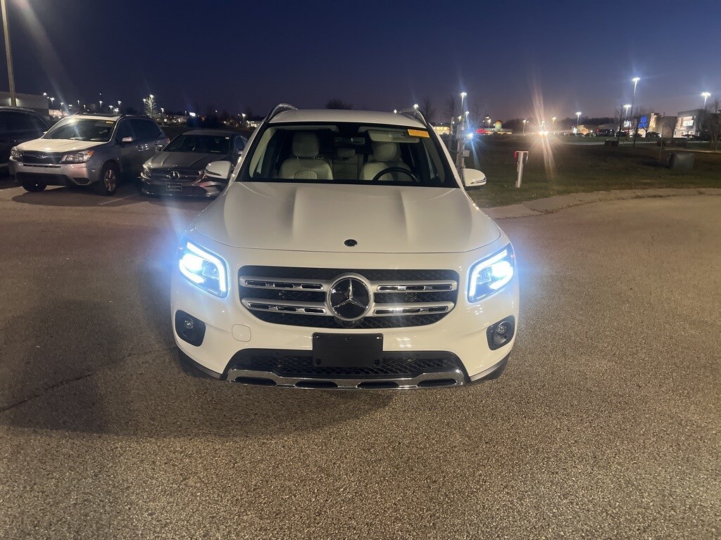 2022 Mercedes Benz GLB 250 4MATIC photo 2