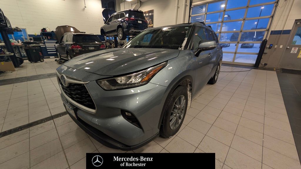 2020 Toyota Highlander XLE's photo