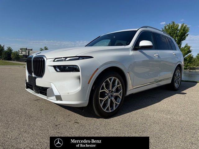 2024 BMW X7 xDrive40i's photo