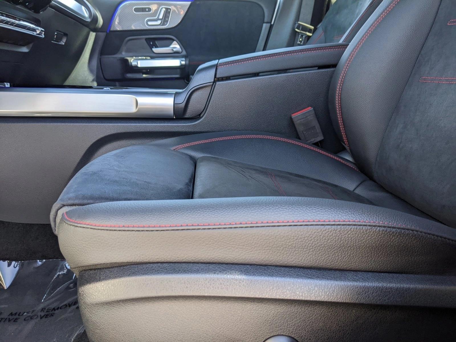 2024 Mercedes Benz GLB 250 photo 4