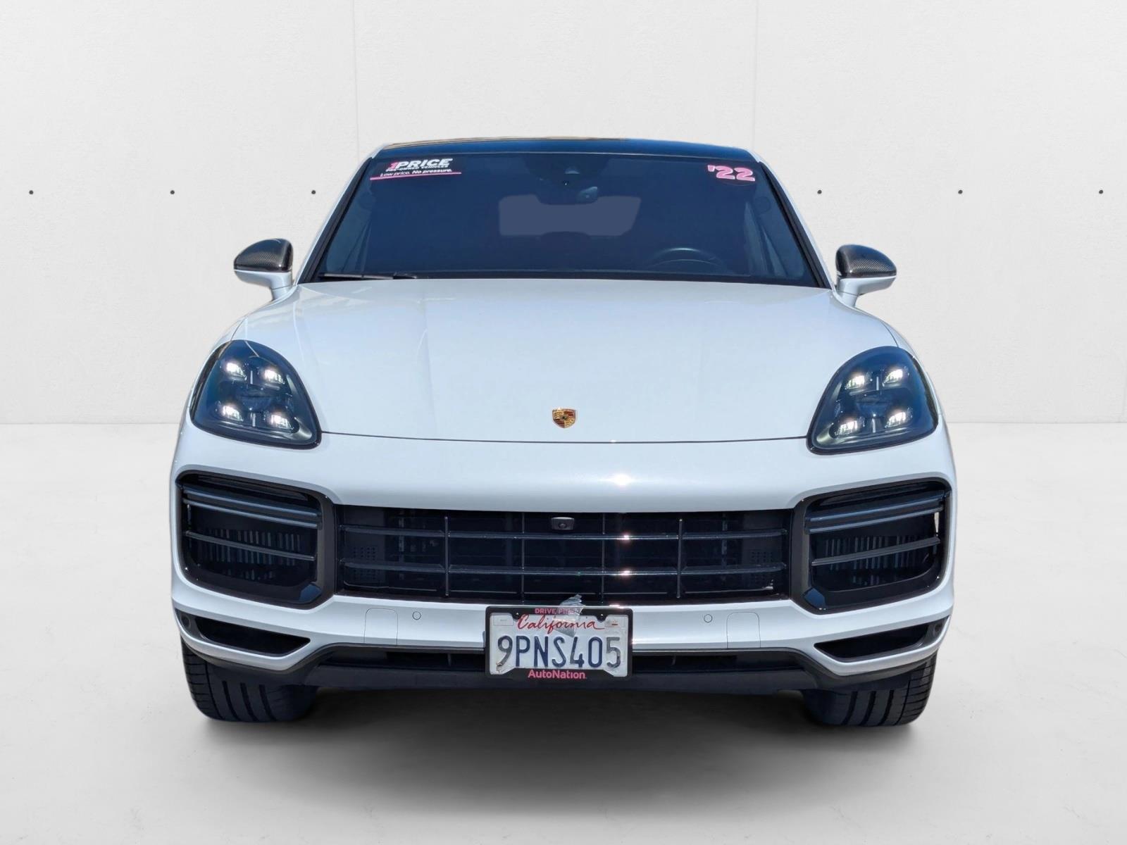 2022 Porsche Cayenne Coupe Turbo photo 2