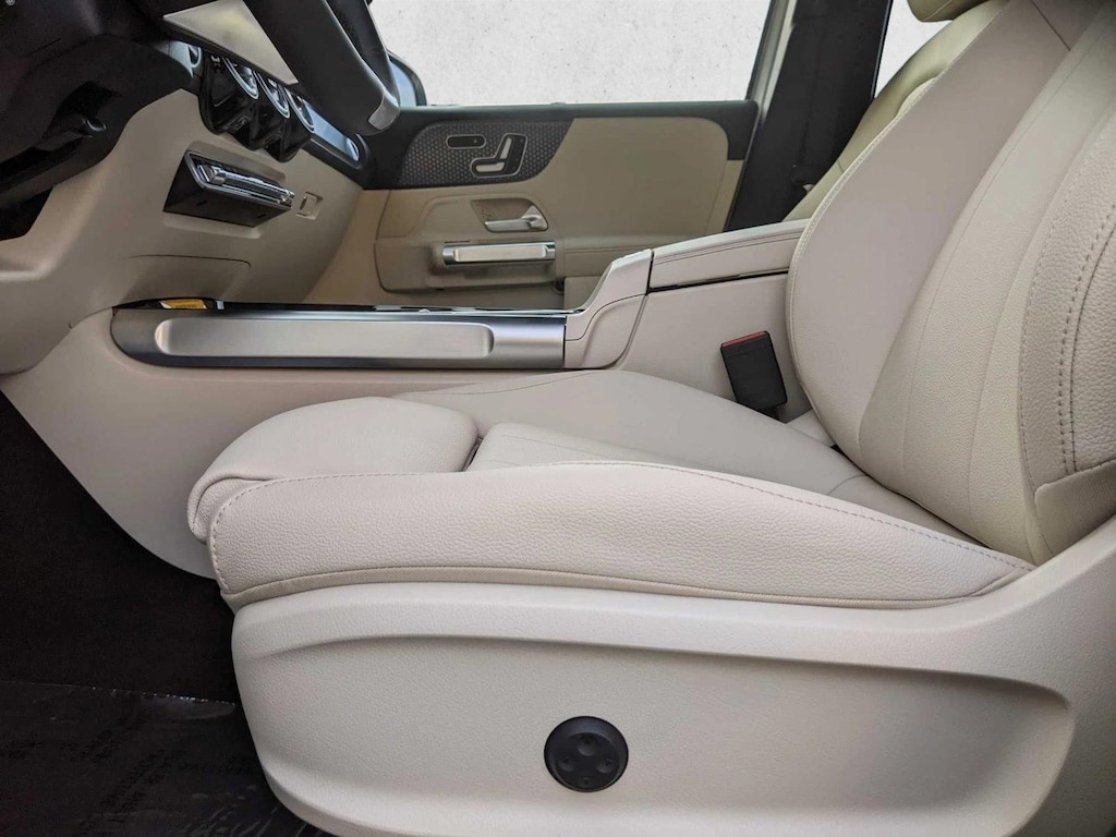 Certified 2025 Mercedes-Benz GLB 4MATIC SUV