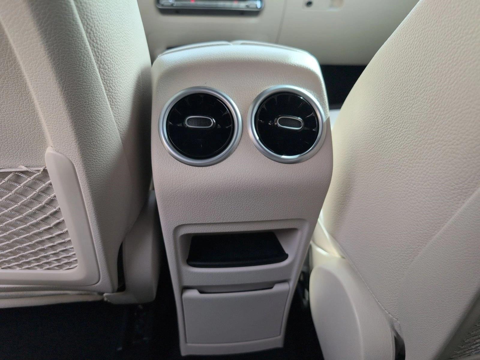 2025 Mercedes-Benz GLB Base - Photo 17