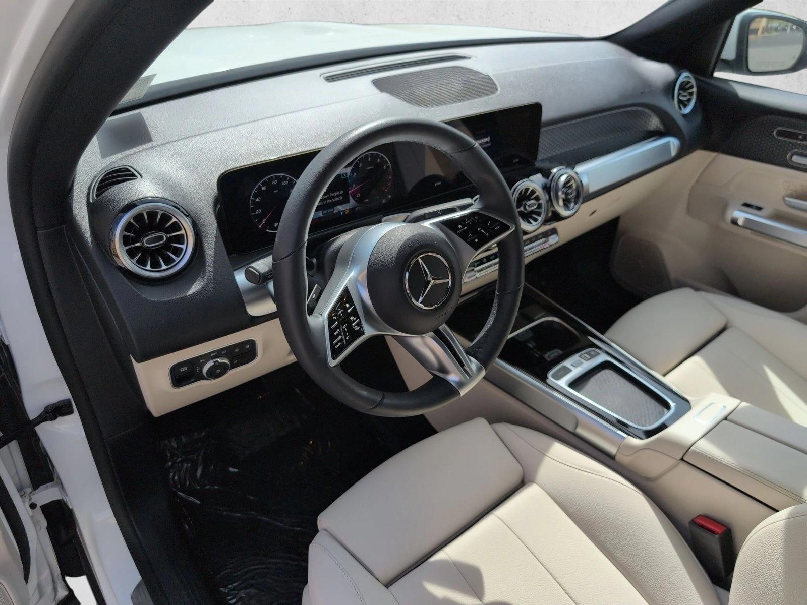 2025 Mercedes-Benz GLB Base - Photo 10