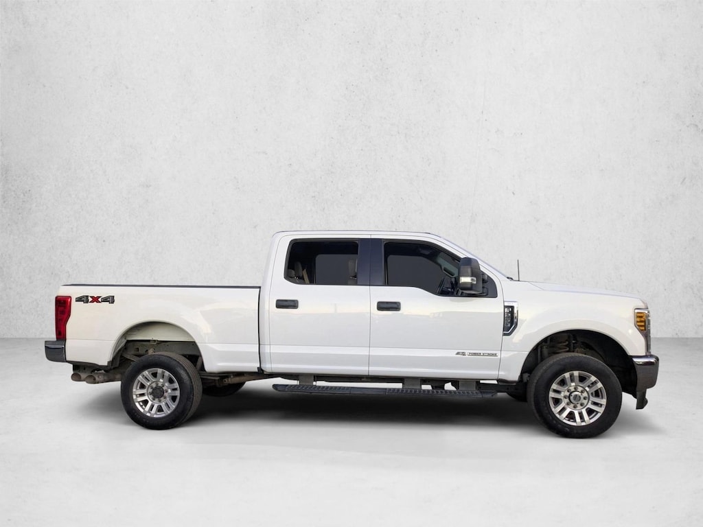 Used 2019 Ford F-250 XLT Truck Crew Cab