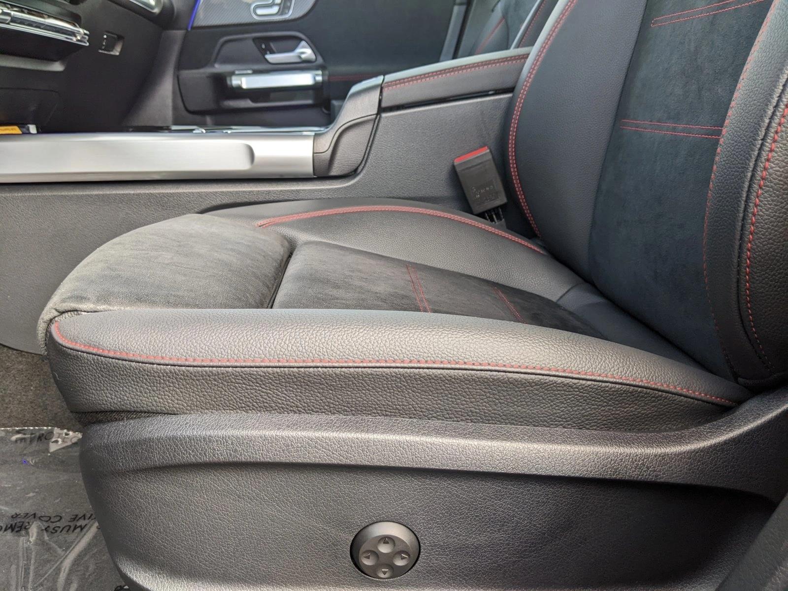 2024 Mercedes Benz GLB 250 photo 4