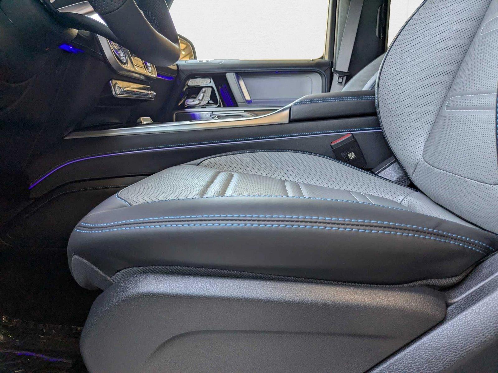 2025 Mercedes Benz G photo 4