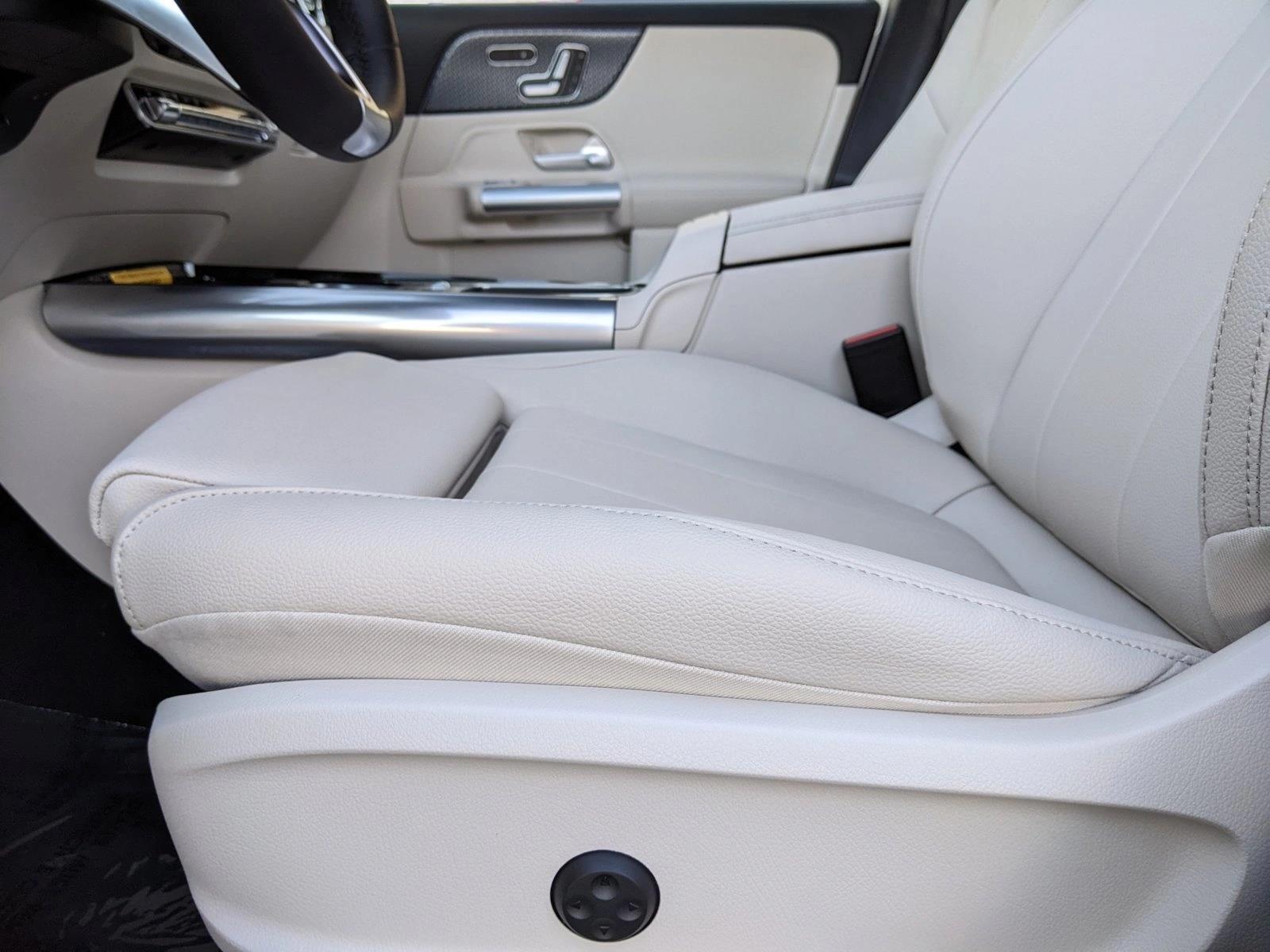2025 Mercedes Benz GLA 250 photo 4