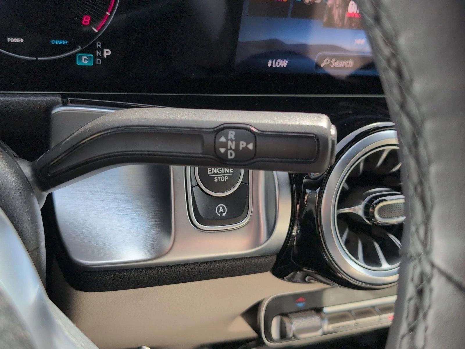 2025 Mercedes-Benz GLB Base - Photo 12