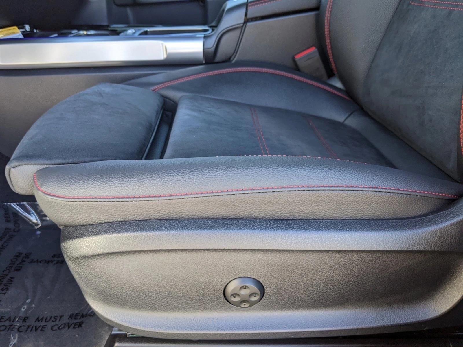 2024 Mercedes Benz GLB 250 photo 4