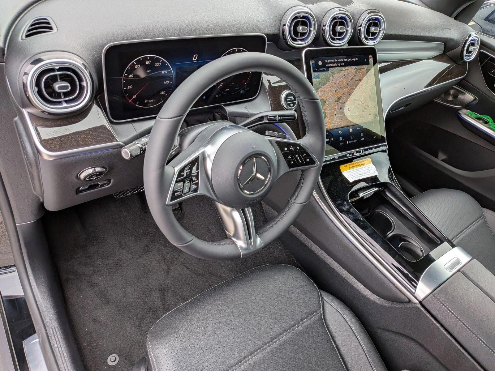 2025 Mercedes Benz GLC 300 4MATIC photo 3