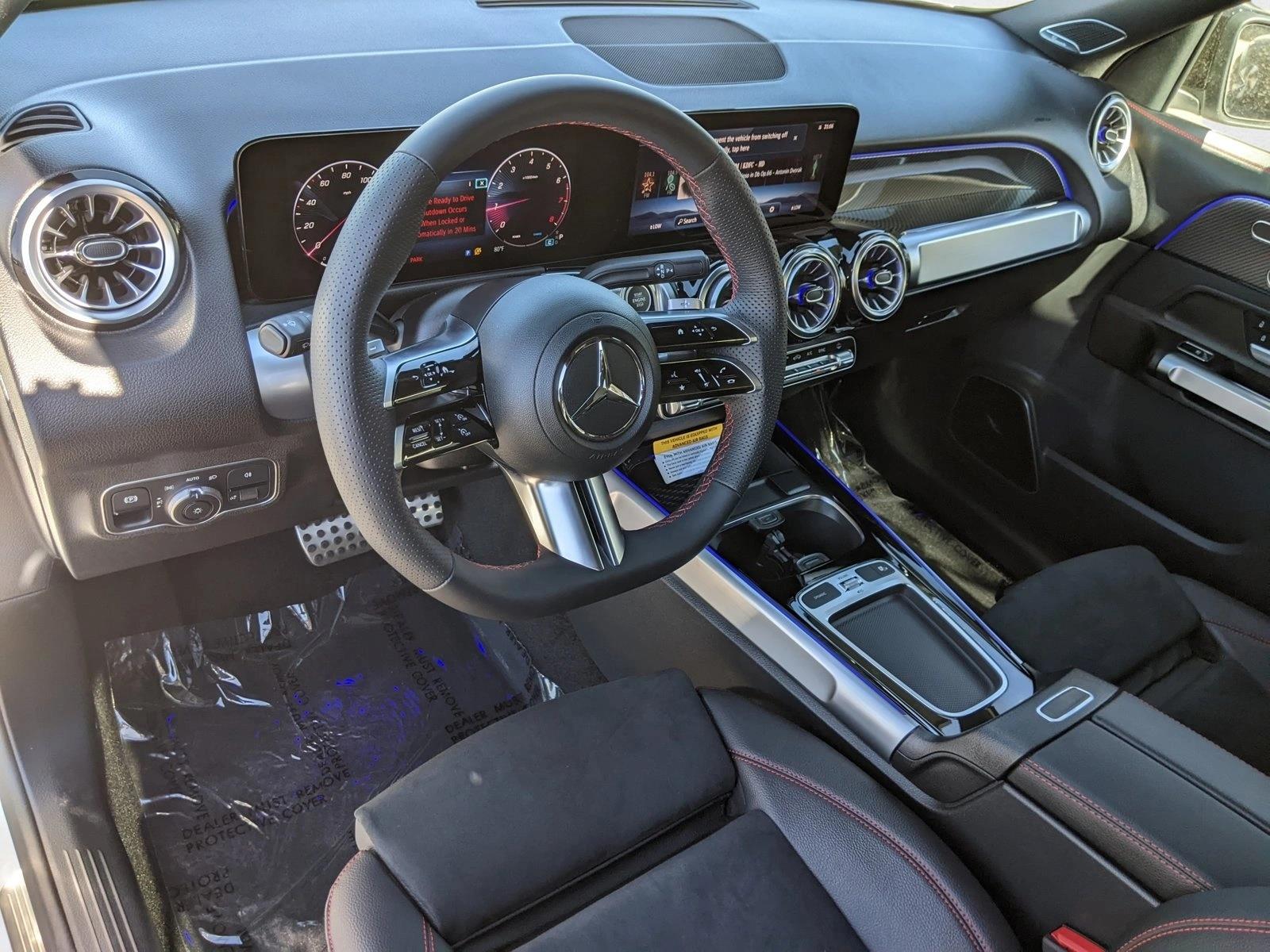 2024 Mercedes Benz GLB 250 photo 3