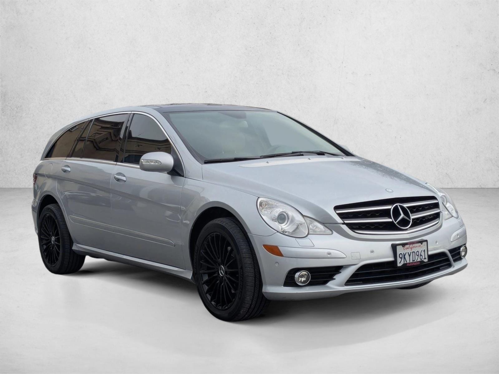 Used 2010 Mercedes-Benz R-Class R350 with VIN 4JGCB6FE7AA107695 for sale in San Jose, CA