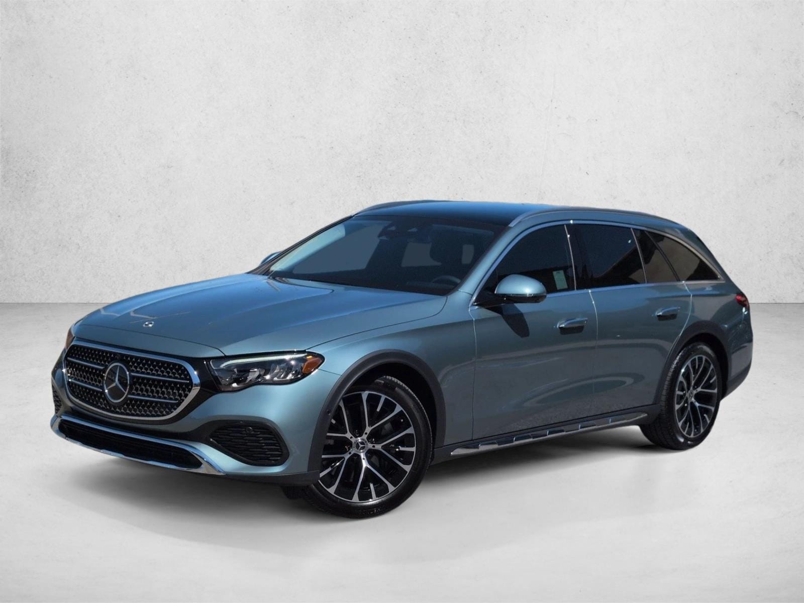 2025 Mercedes-Benz E-Class E450 4MATIC All-Terrain's photo