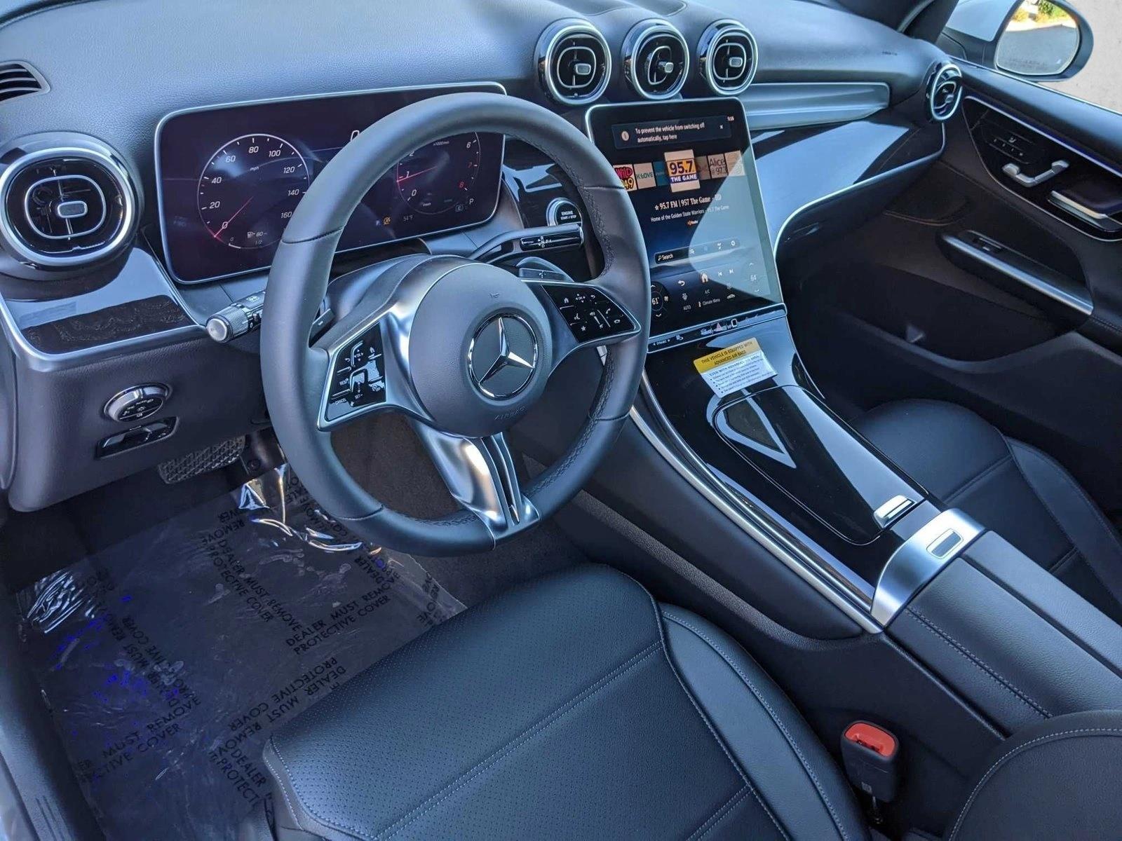 2025 Mercedes Benz GLC 300 photo 3