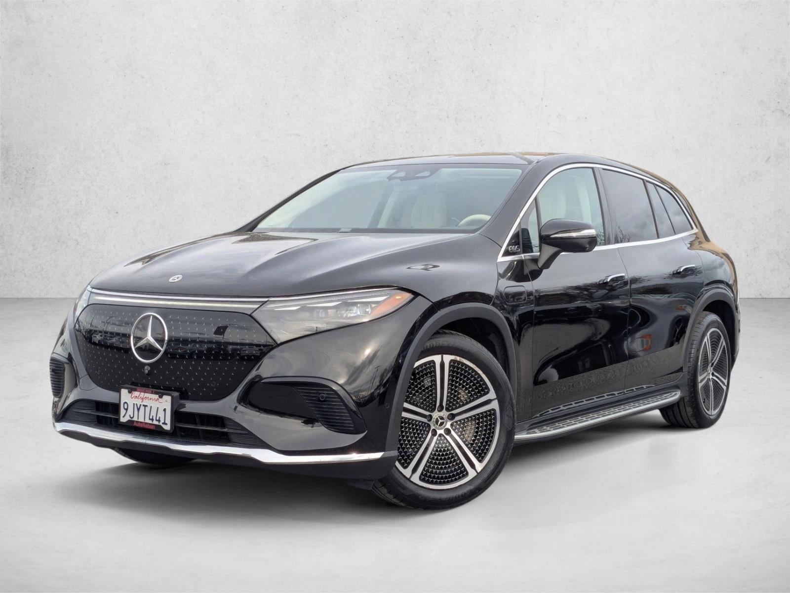 2023 Mercedes-Benz EQS SUV Base's photo