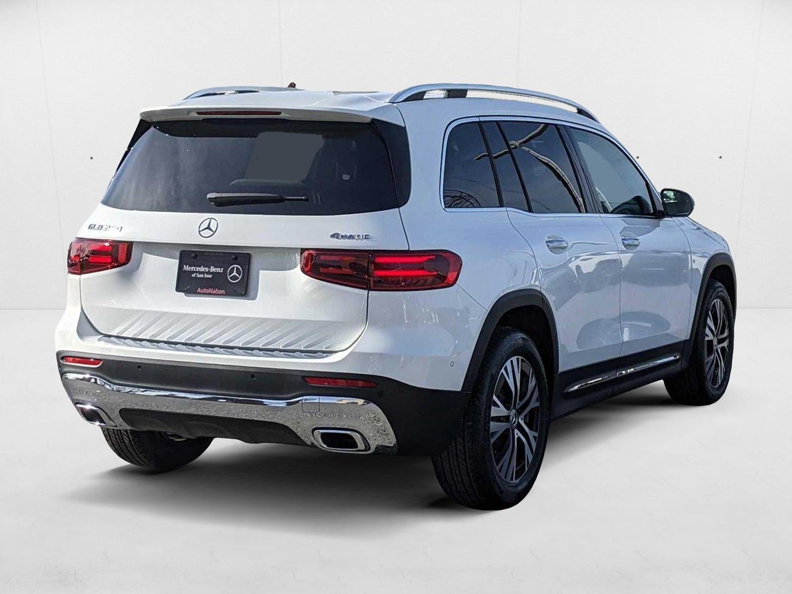 2025 Mercedes Benz GLB 250 4MATIC photo 2