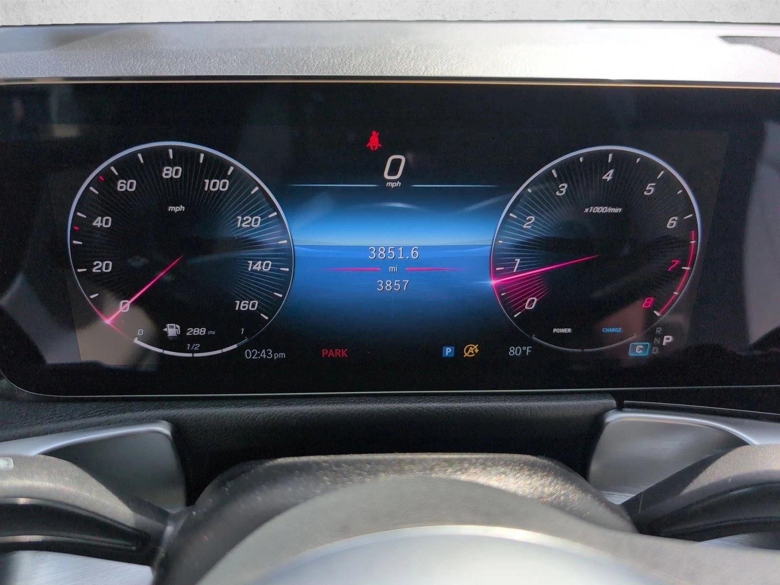 2025 Mercedes-Benz GLB Base - Photo 11