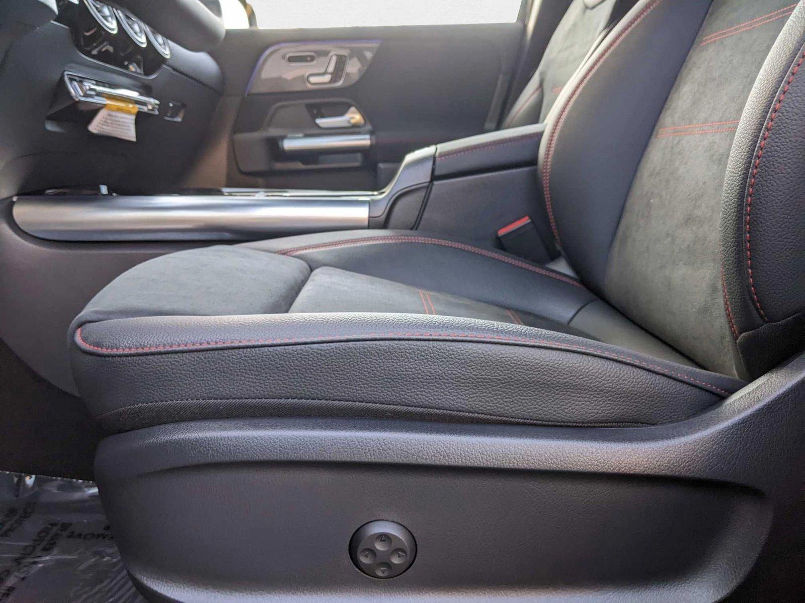 2025 Mercedes Benz GLA 250 photo 4